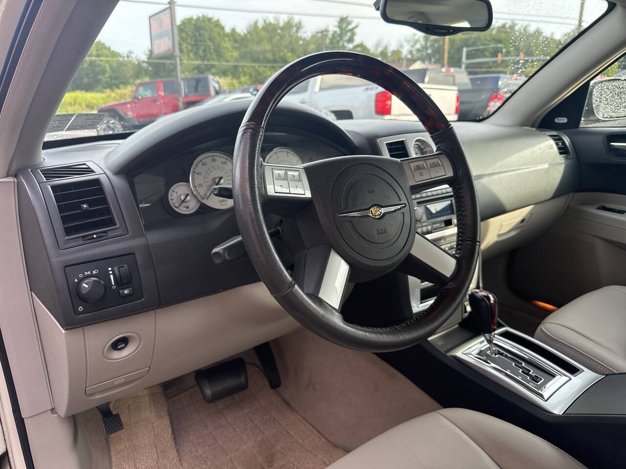 Used 2005 Chrysler 300 C w/ Sound Group II RWD image 27
