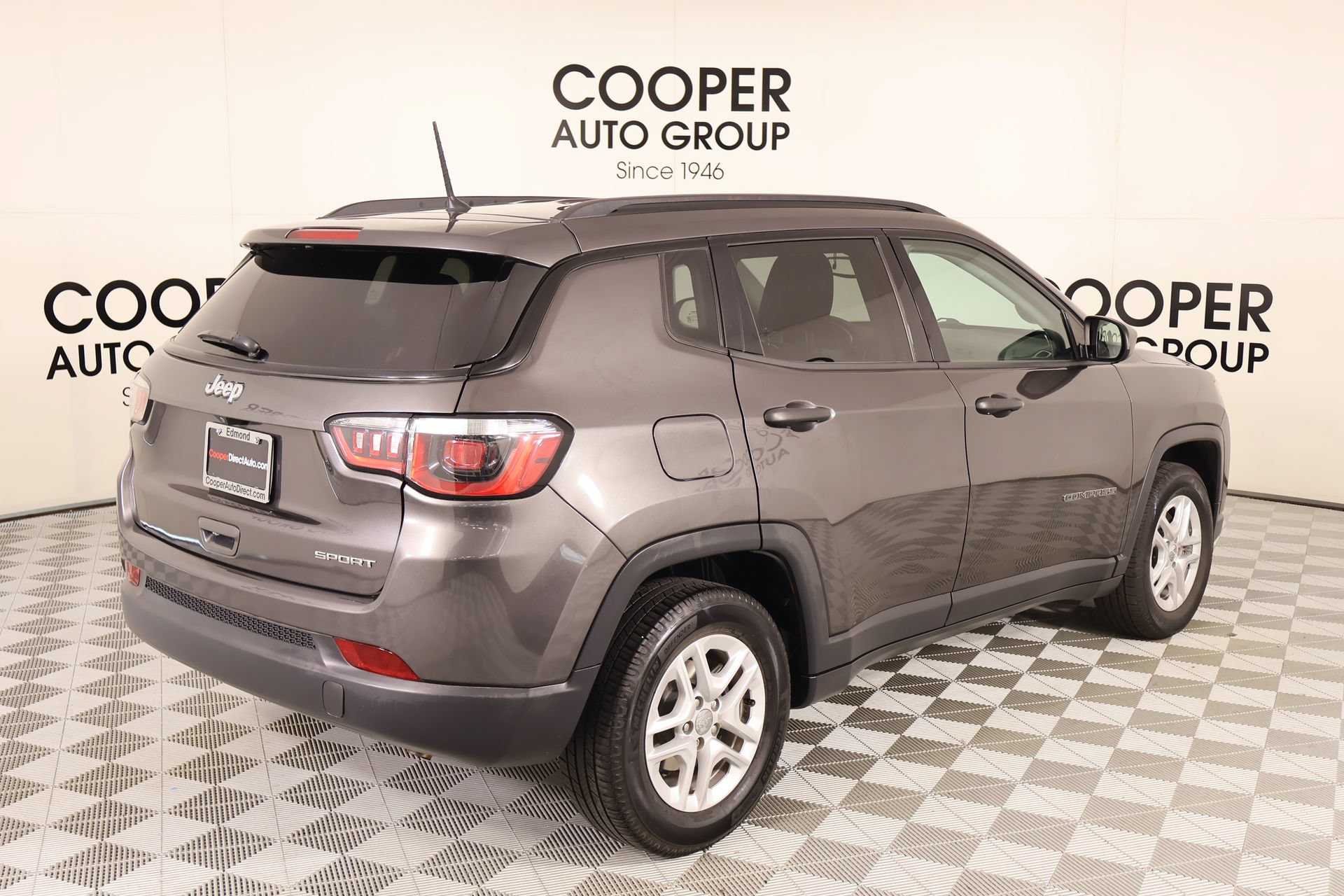 Used 2018 Jeep Compass Sport w/ Cold Weather Group FWD image 20