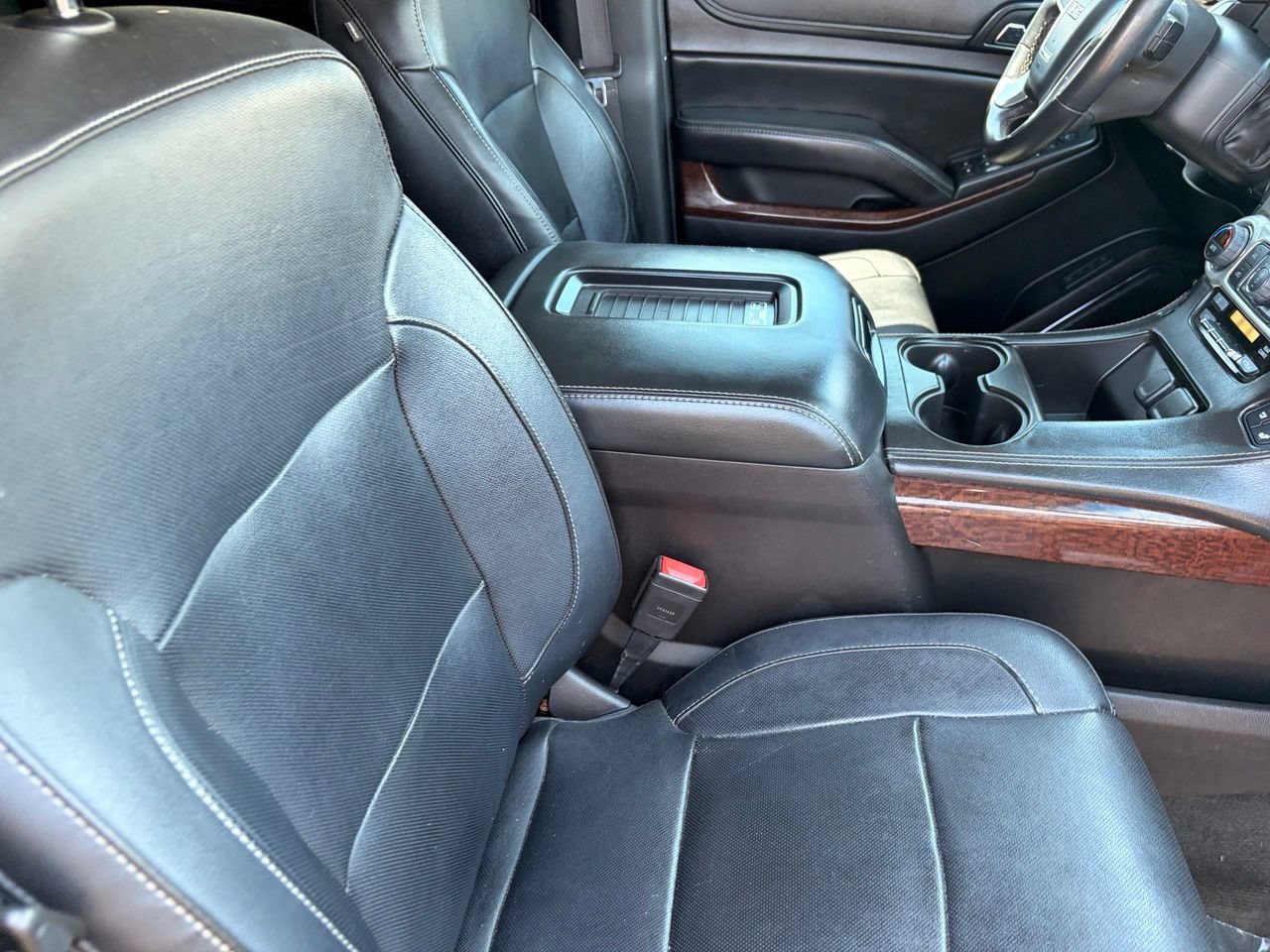 Used 2016 GMC Yukon SLT w/ Open Road Package AWD/4WD image 10