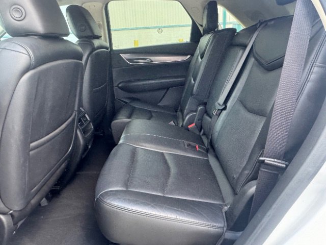 Used 2017 Cadillac XT5 Luxury w/ Driver Awareness Package AWD/4WD image 11