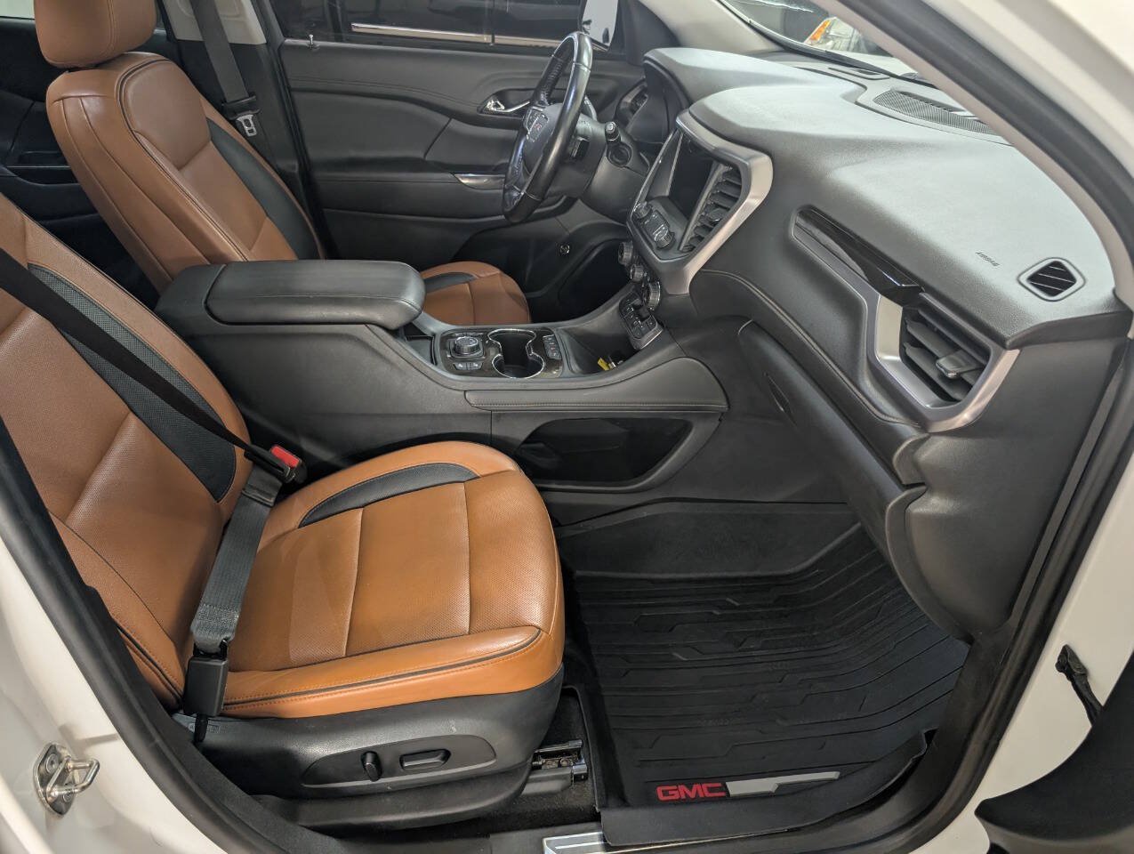 Used 2020 GMC Acadia AT4 w/ GMC Pro Grade Package AWD/4WD image 6