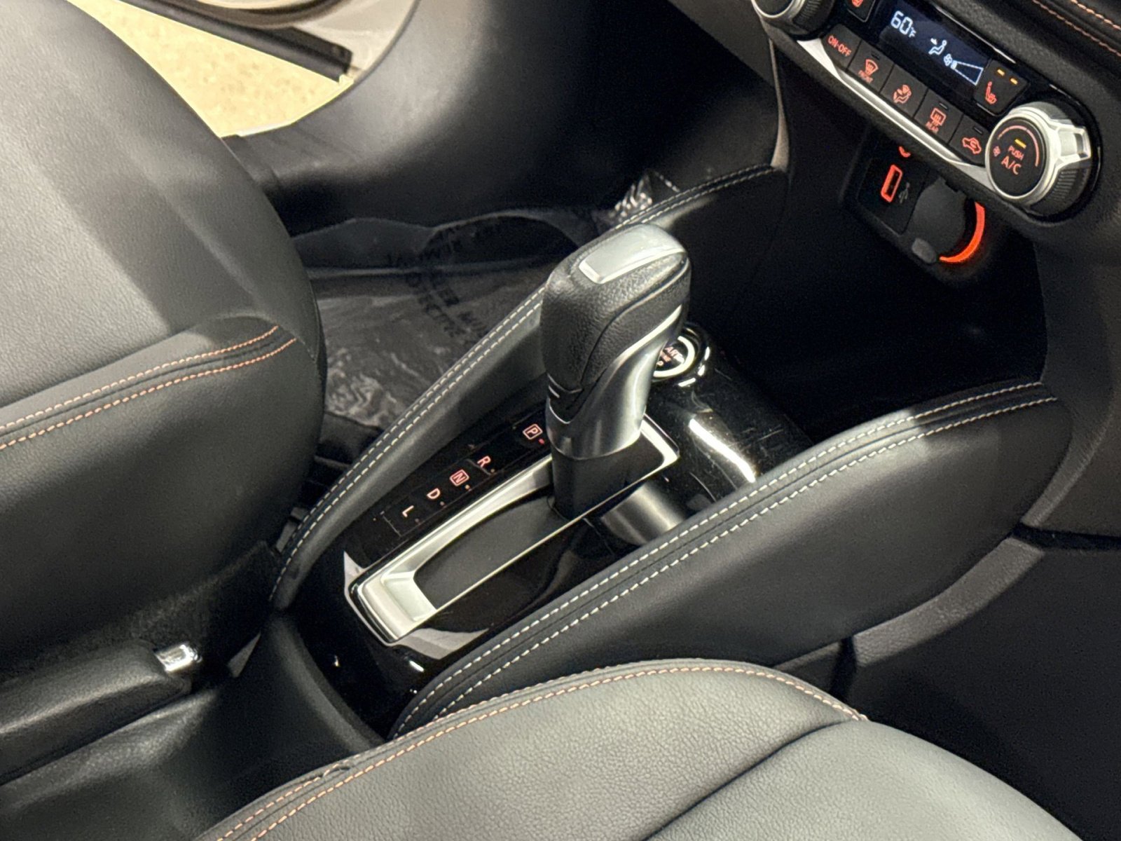 Used 2018 Nissan Kicks SR w/ Premium Package FWD image 33