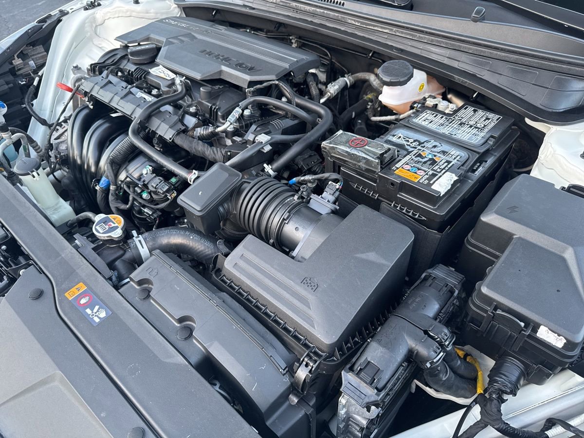 Used 2023 Hyundai Elantra SE image 49