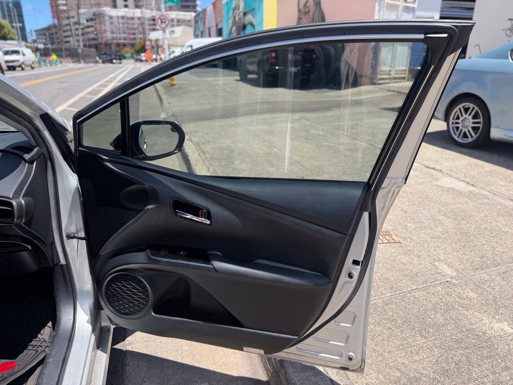 Used 2018 Toyota Prius Prime Plus w/ Carpet Mat Package FWD image 16
