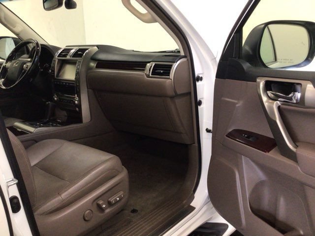 Used 2018 Lexus GX 460 Luxury AWD/4WD image 9