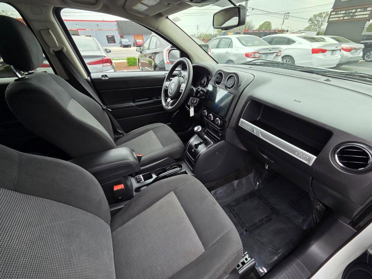 Used 2017 Jeep Compass Sport w/ Power Value Group image 17