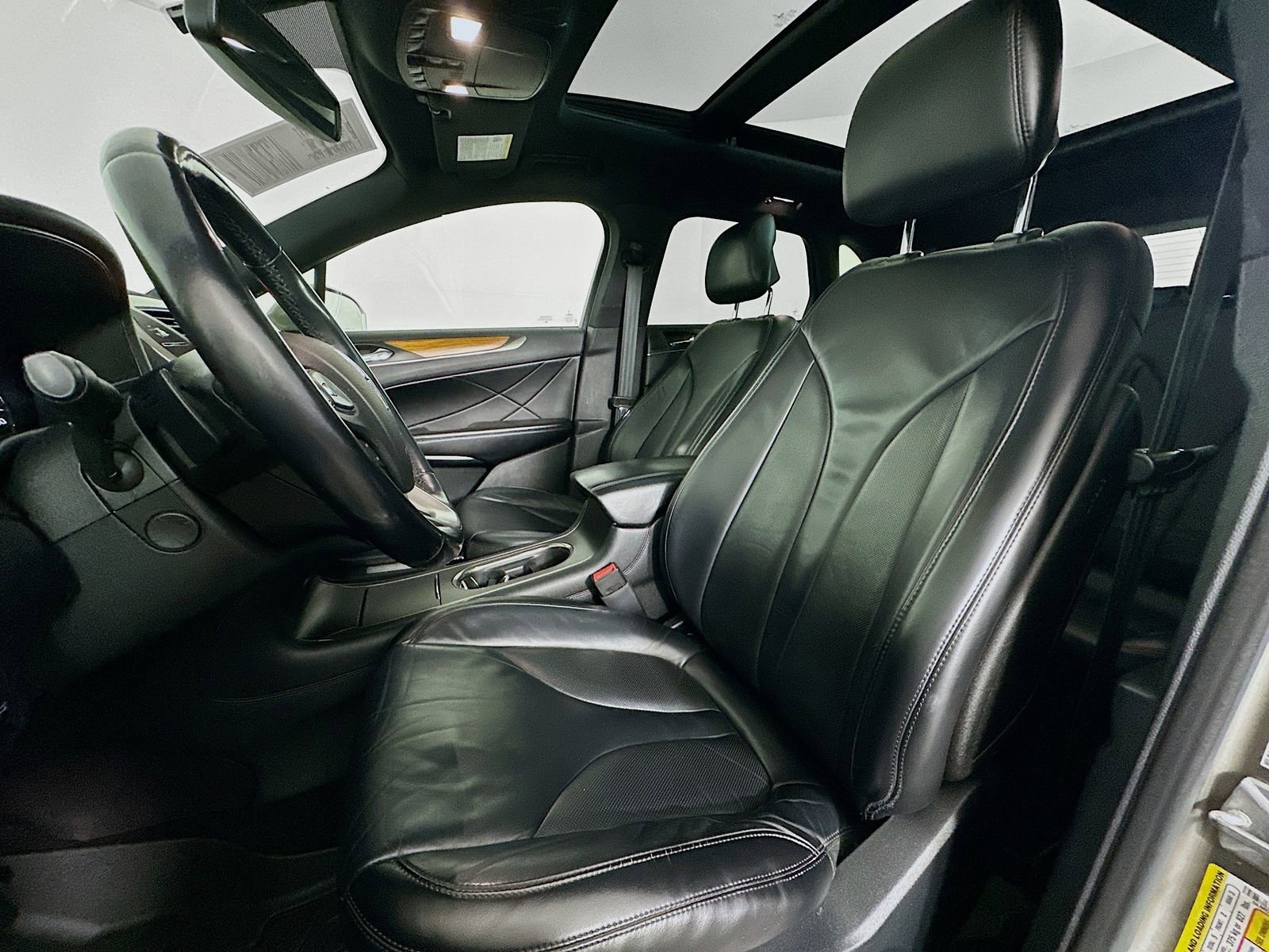 Used 2017 Lincoln MKC Select w/ Select Plus Package image 22