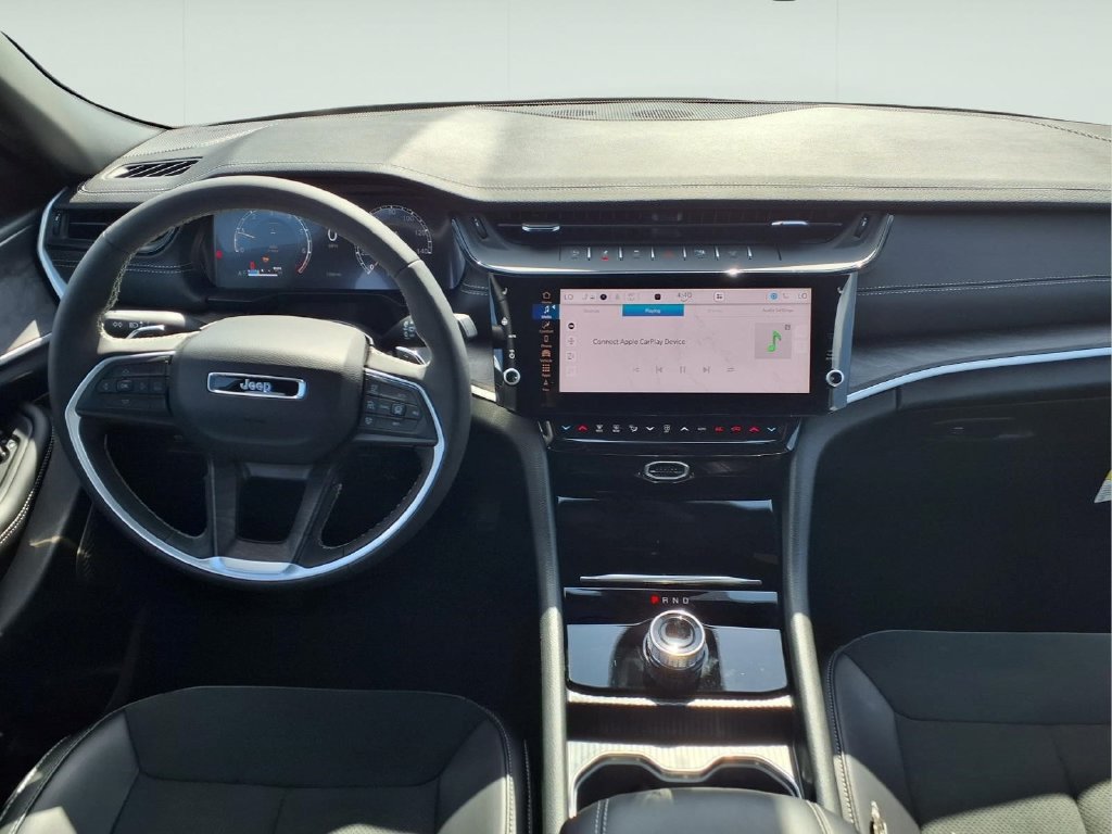 New 2026 Jeep Grand Cherokee L 2WD image 8
