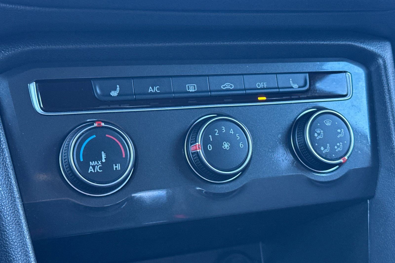 Used 2024 Volkswagen Tiguan Wolfsburg Edition image 19