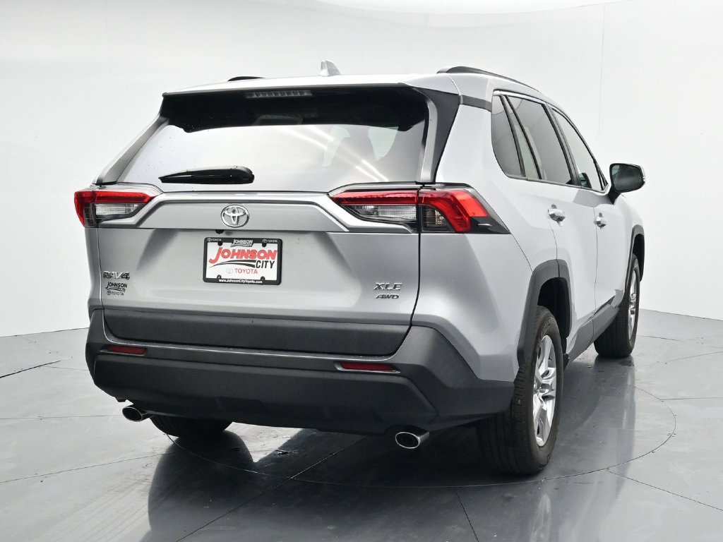 Used 2024 Toyota RAV4 XLE AWD/4WD image 6