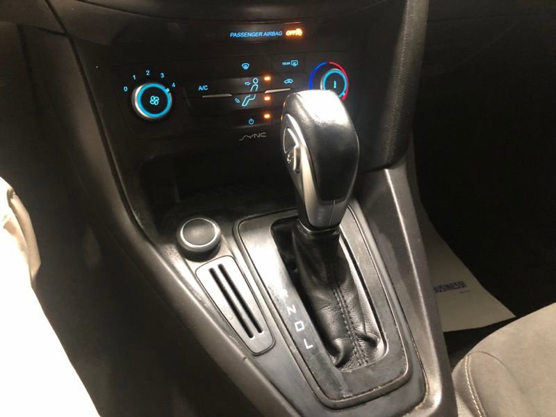 Used 2016 Ford Focus SE w/ SE Power Seat Package image 26