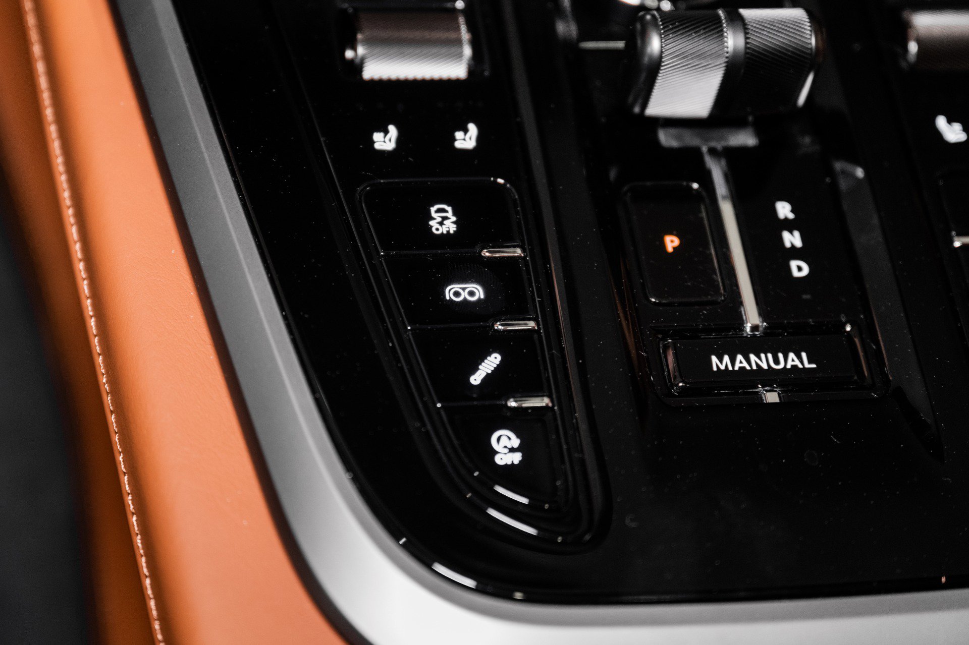 New 2026 Aston Martin DBX S image 42