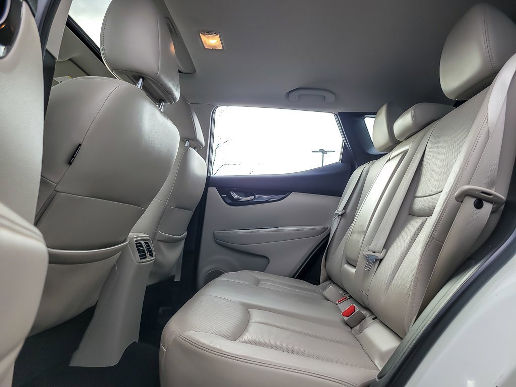 Used 2017 Nissan Rogue Sport SL w/ SL Premium Package image 10