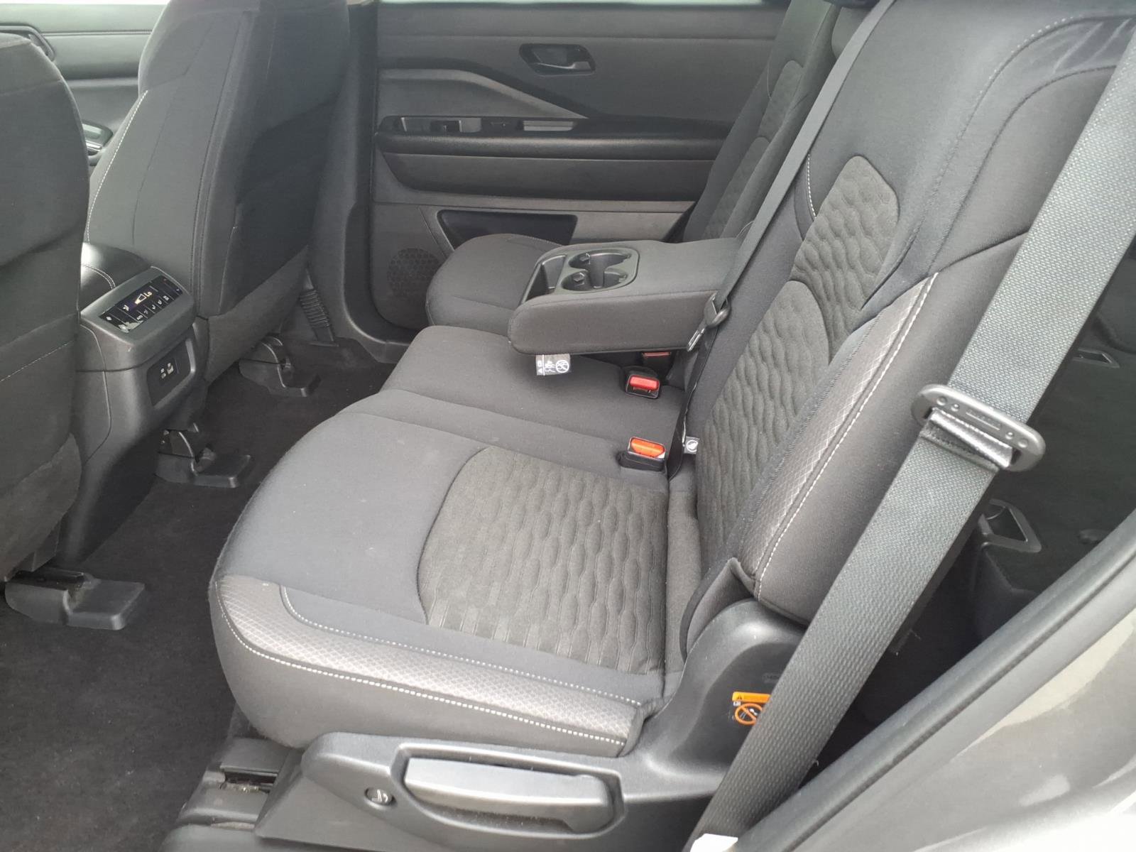 Certified 2025 Nissan Pathfinder SV FWD image 10
