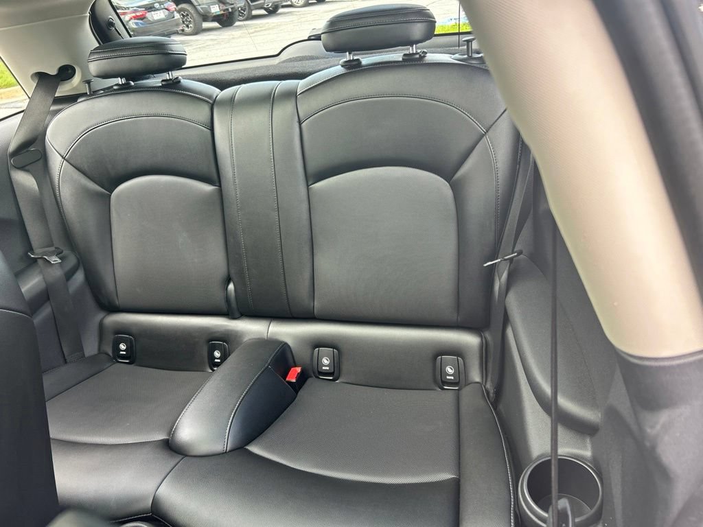 Used 2015 MINI Cooper 2-Door Hardtop FWD image 26
