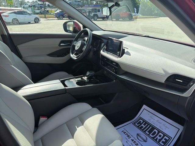 Used 2023 Nissan Rogue SV w/ SV Premium B Package FWD image 15