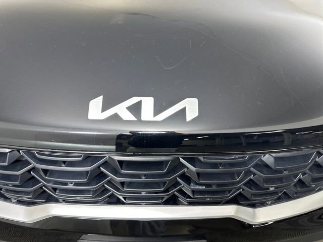 Used 2024 Kia Sorento LX image 9