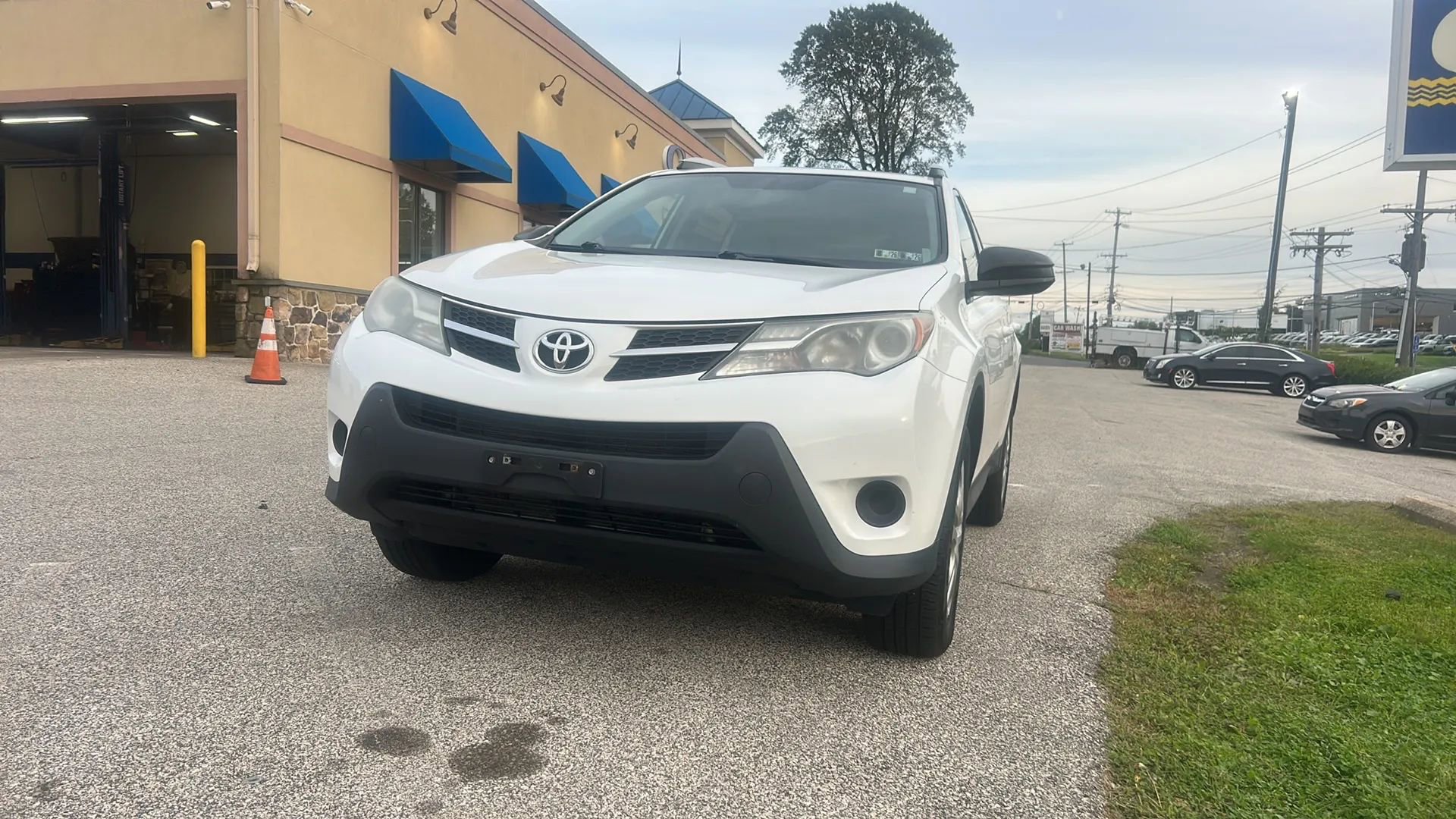 Used 2015 Toyota RAV4 LE image 3