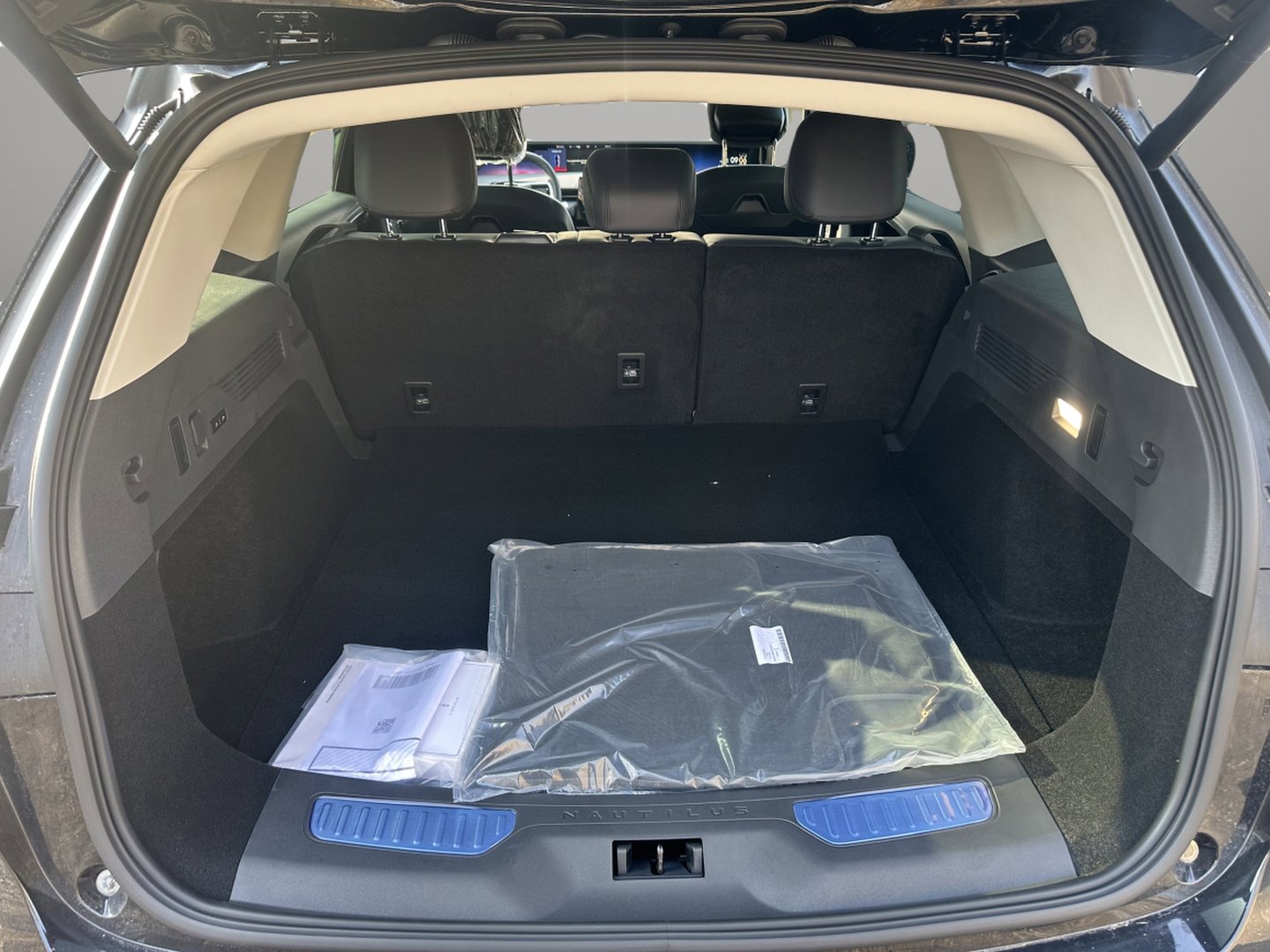 New 2026 Lincoln Nautilus Premier w/ Equipment Group 102A image 7