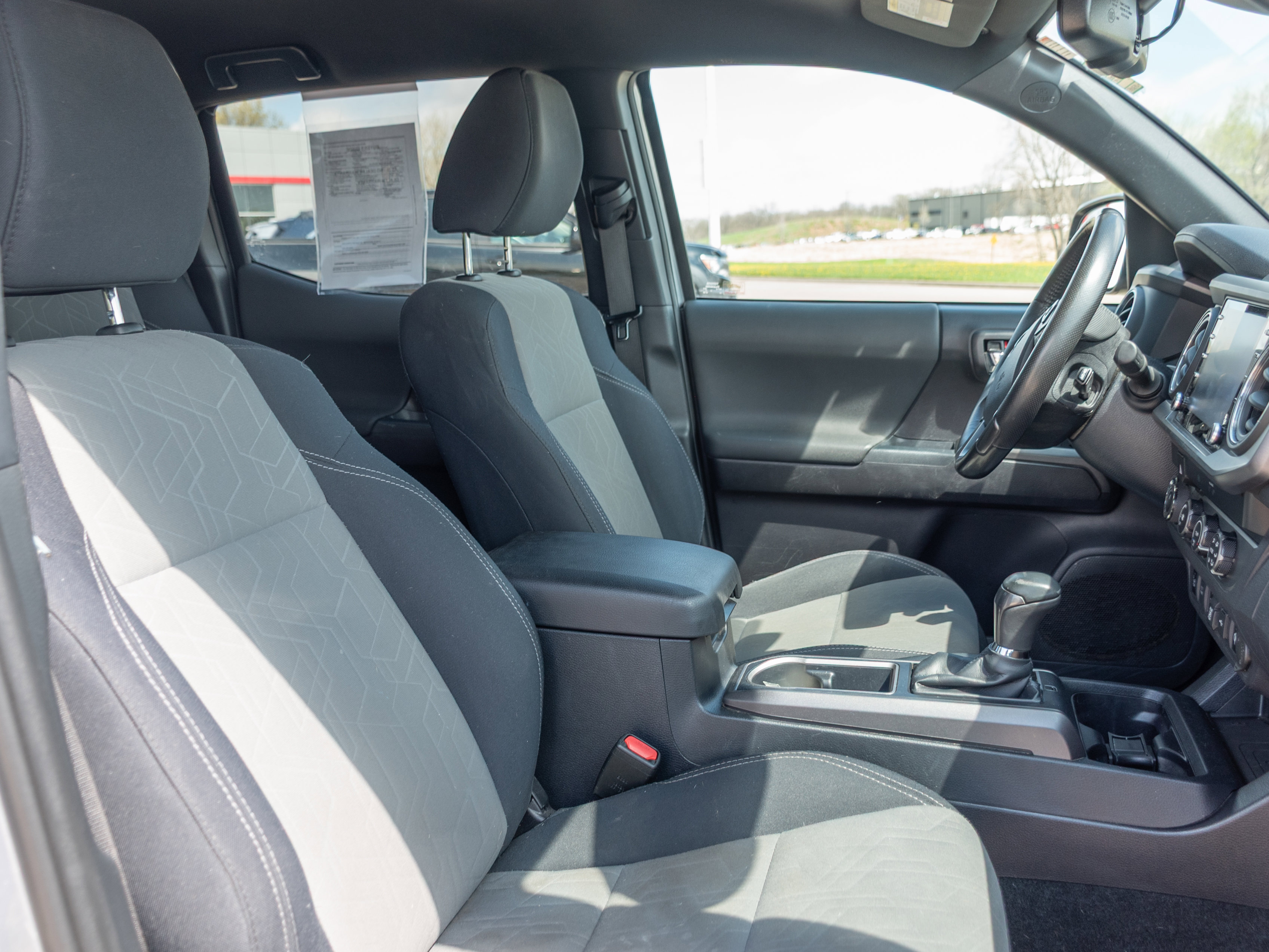 Used 2020 Toyota Tacoma TRD Sport w/ Technology Package image 22