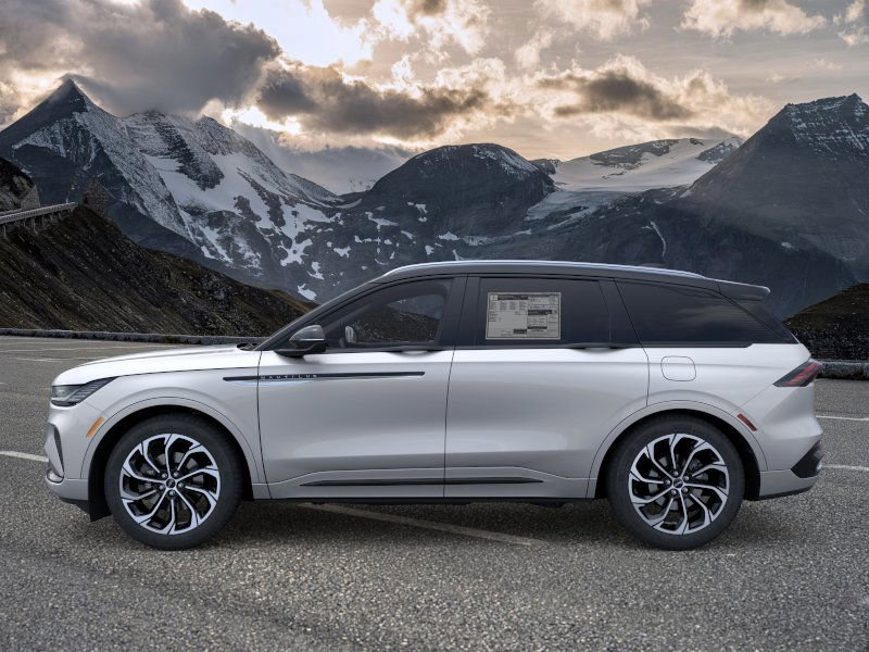 New 2026 Lincoln Nautilus Reserve image 3