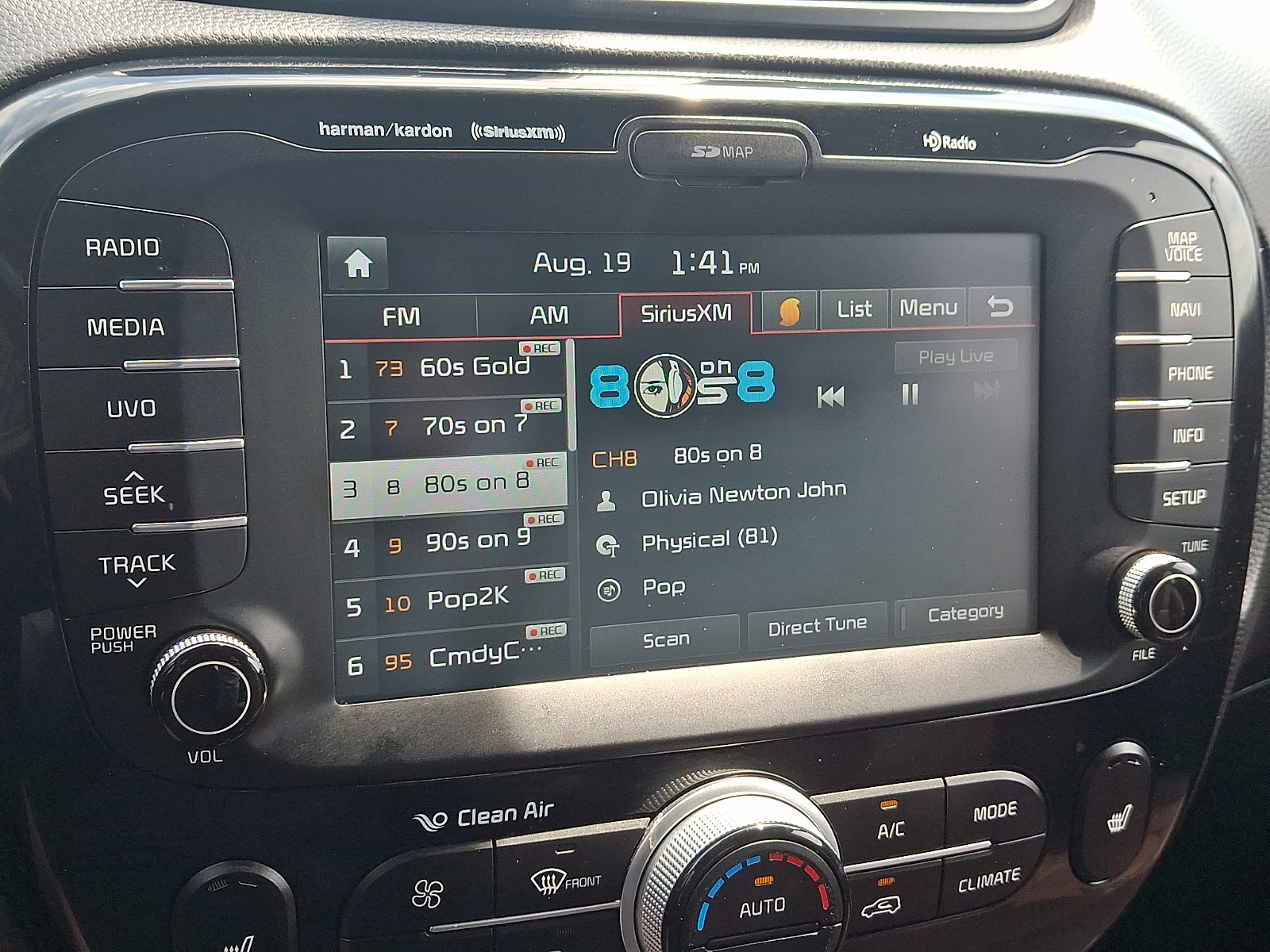 Used 2017 Kia Soul + FWD image 17