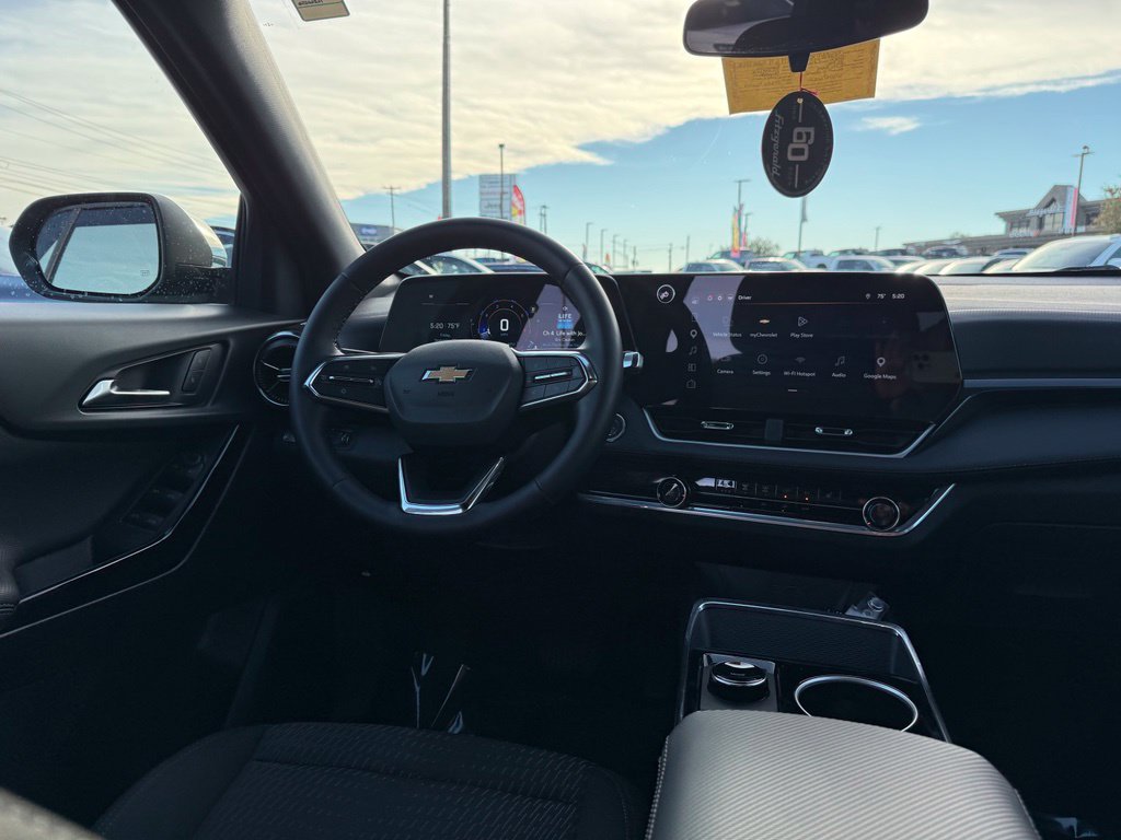 Used 2026 Chevrolet Equinox LT AWD/4WD image 12