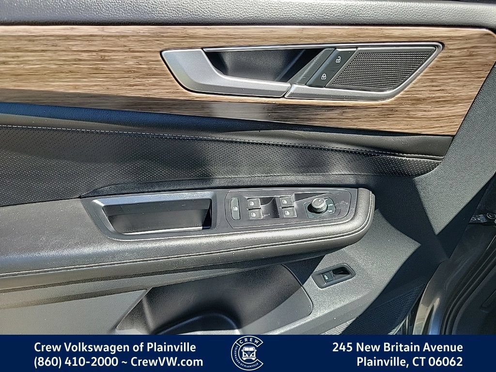 Used 2024 Volkswagen Atlas SEL AWD/4WD image 40