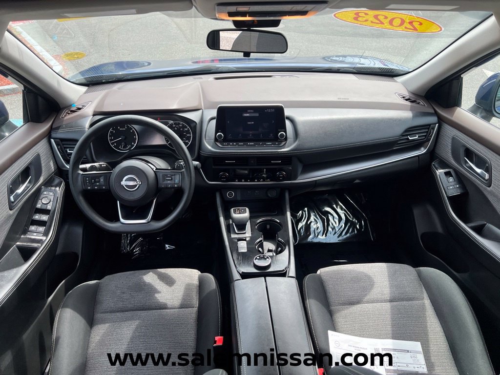 Used 2023 Nissan Rogue SV AWD/4WD image 17
