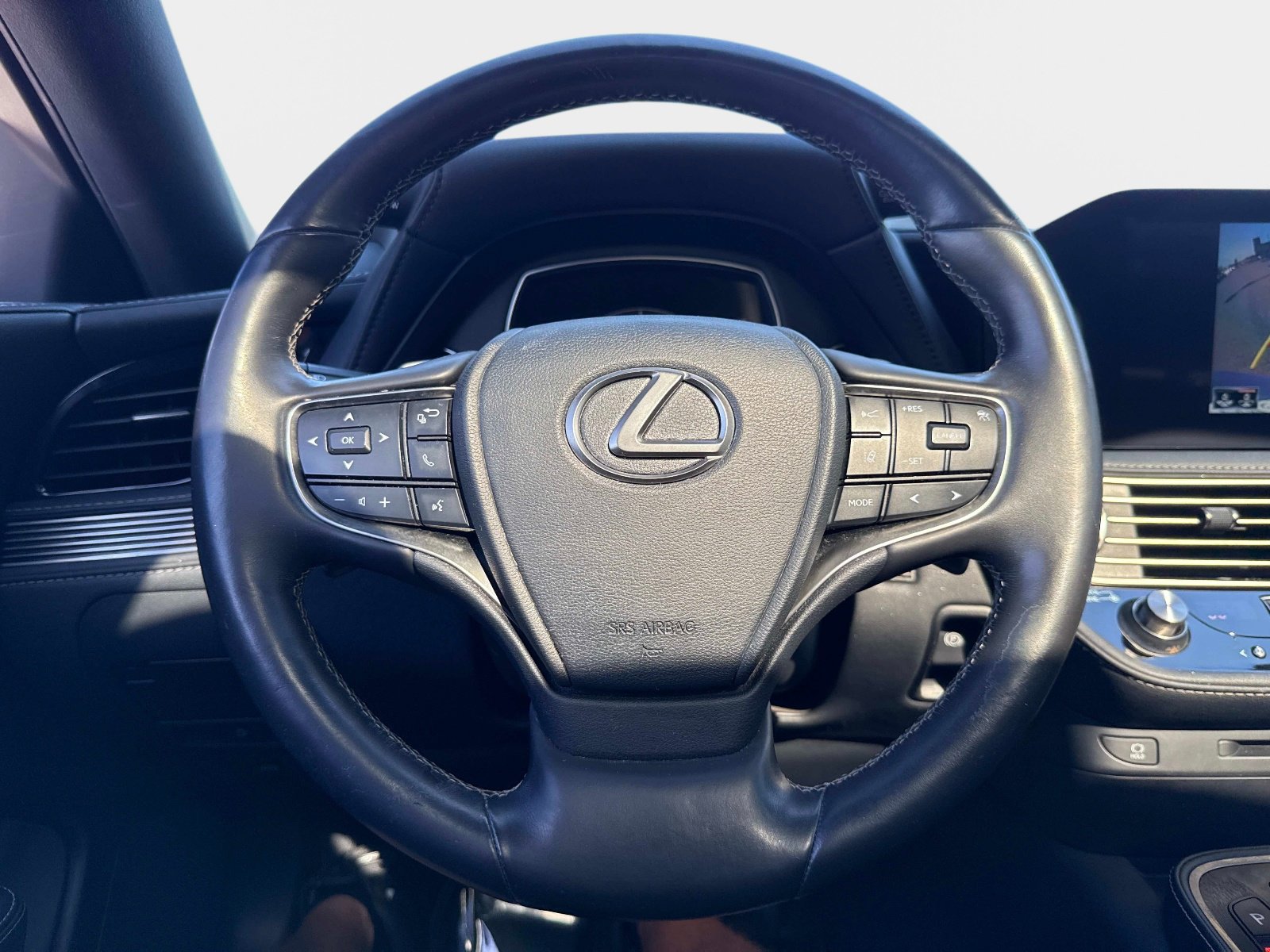 Used 2021 Lexus LS 500 w/ Accessory Package (Z2) image 26