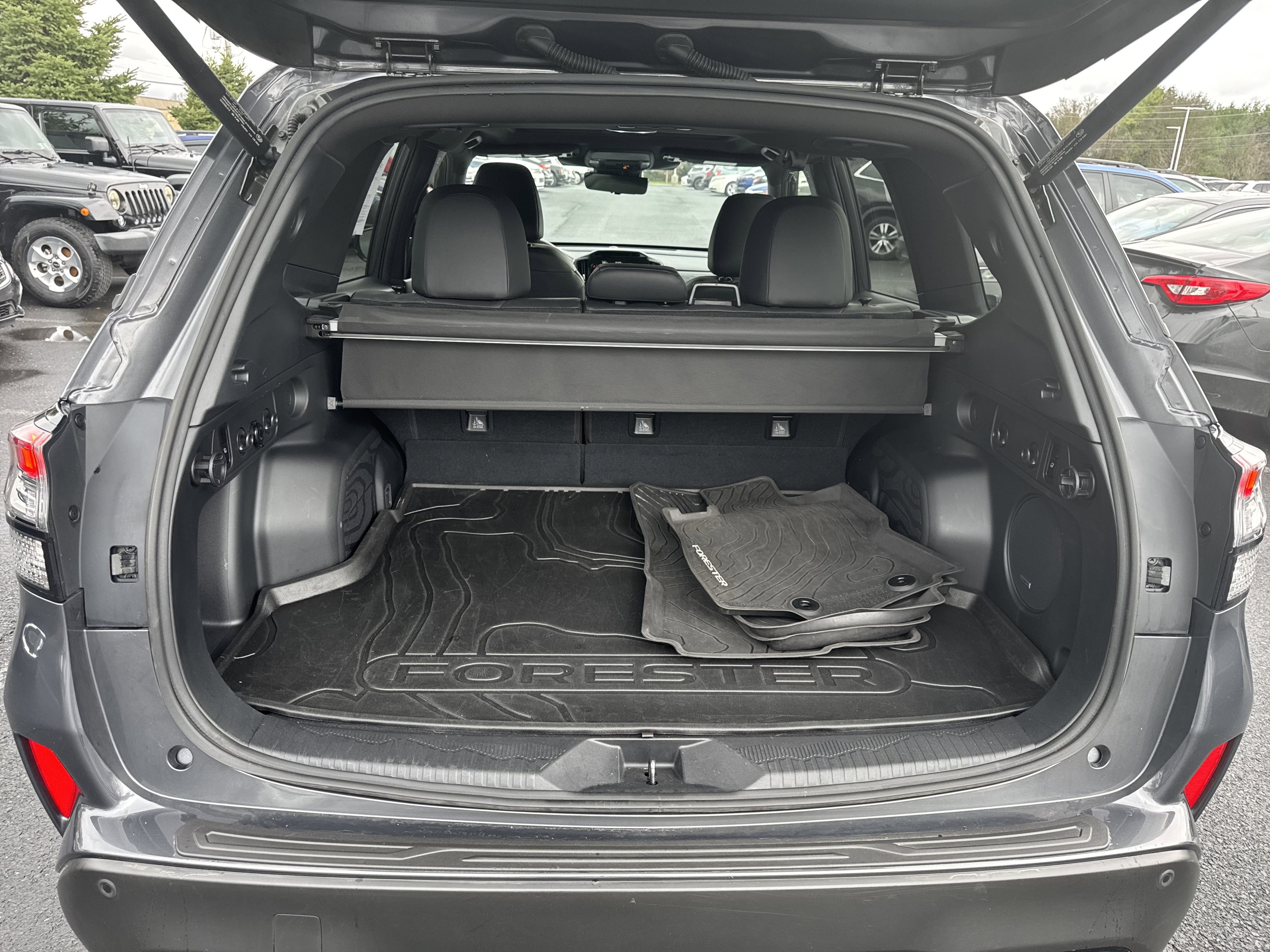 Used 2025 Subaru Forester Touring image 10