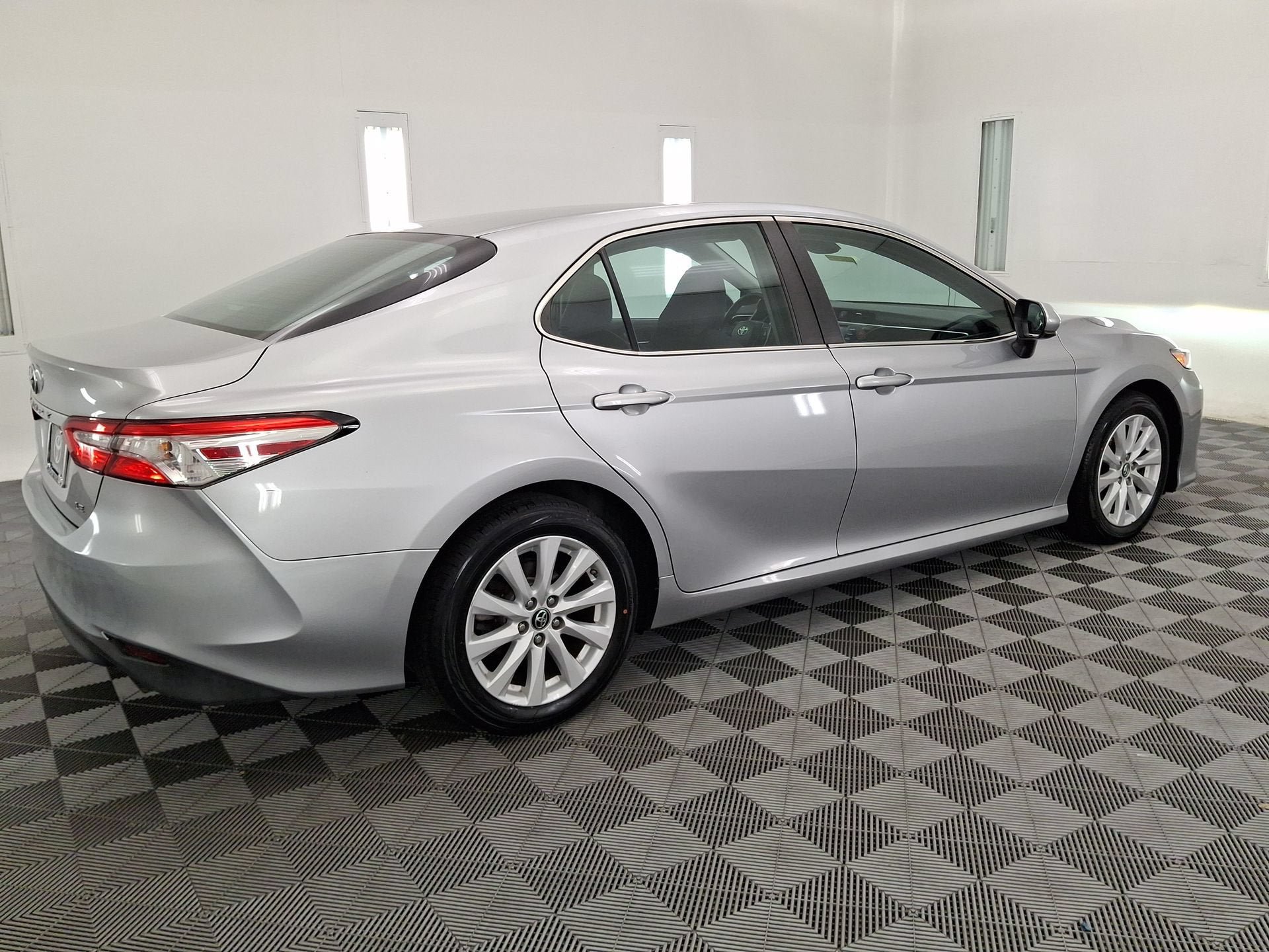 Certified 2018 Toyota Camry LE FWD image 25