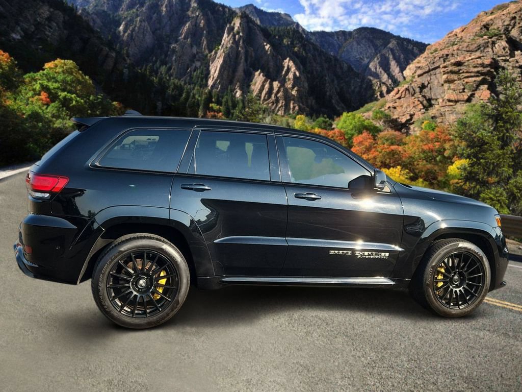 Used 2021 Jeep Grand Cherokee Trackhawk AWD/4WD image 2