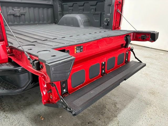 Used 2023 Chevrolet Silverado 1500 Custom Trail Boss w/ LPO, Dark Essentials Package image 11