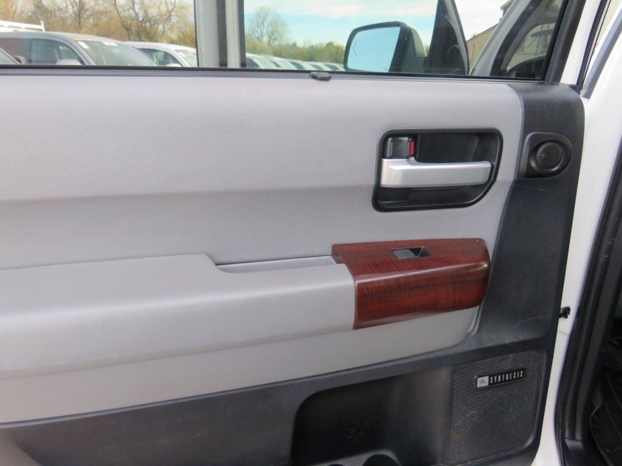 Used 2015 Toyota Sequoia Platinum AWD/4WD image 30