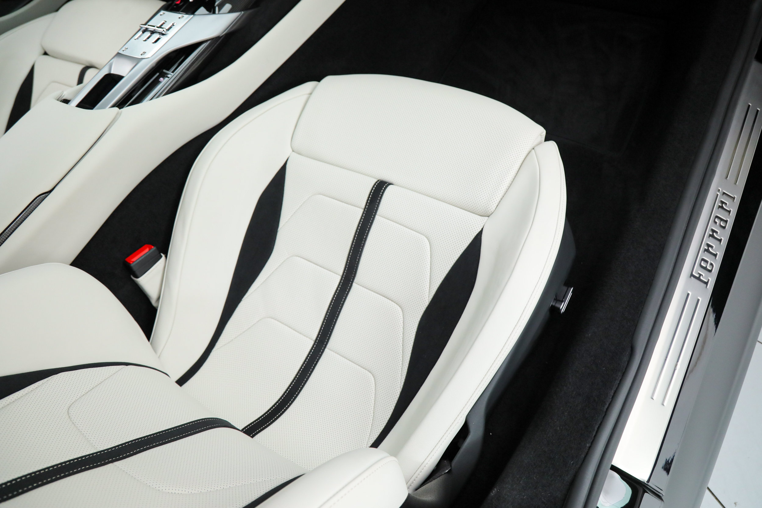 Certified 2025 Ferrari 12Cilindri RWD image 25