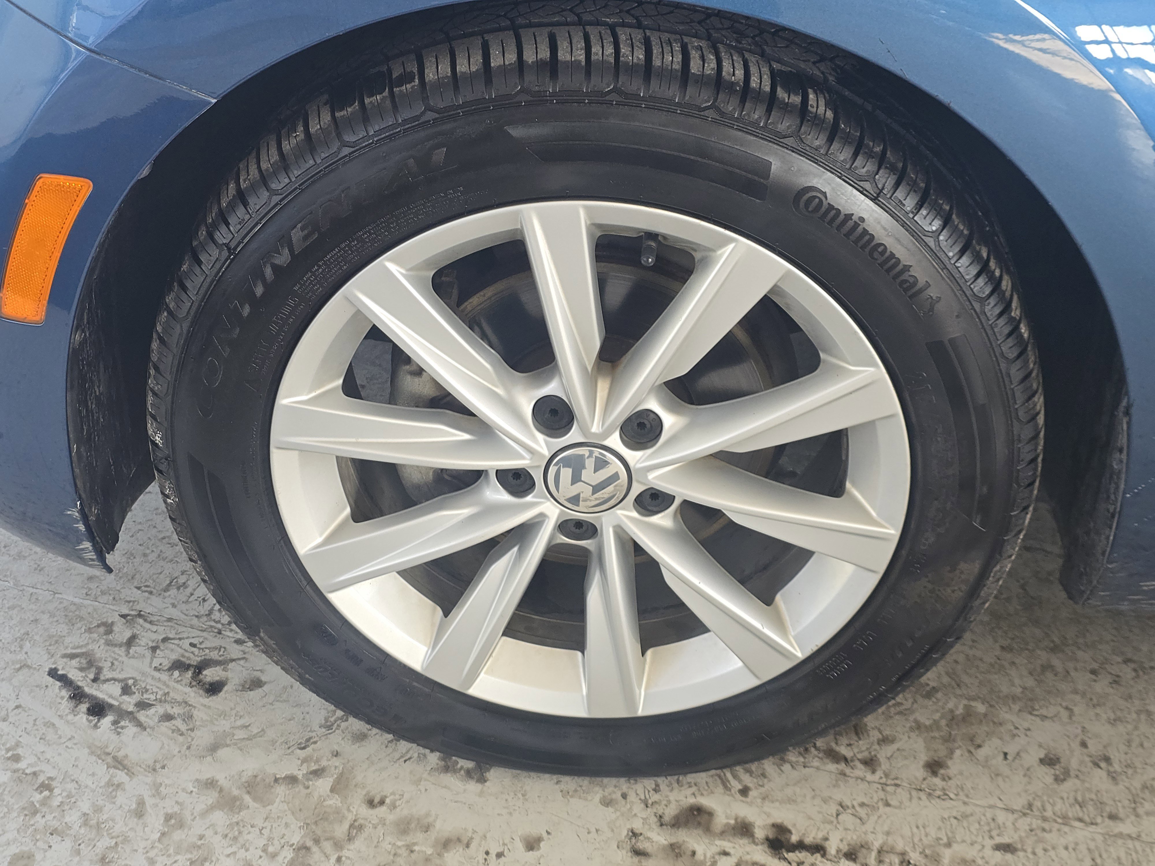 Used 2019 Volkswagen Beetle 2.0T SE image 8