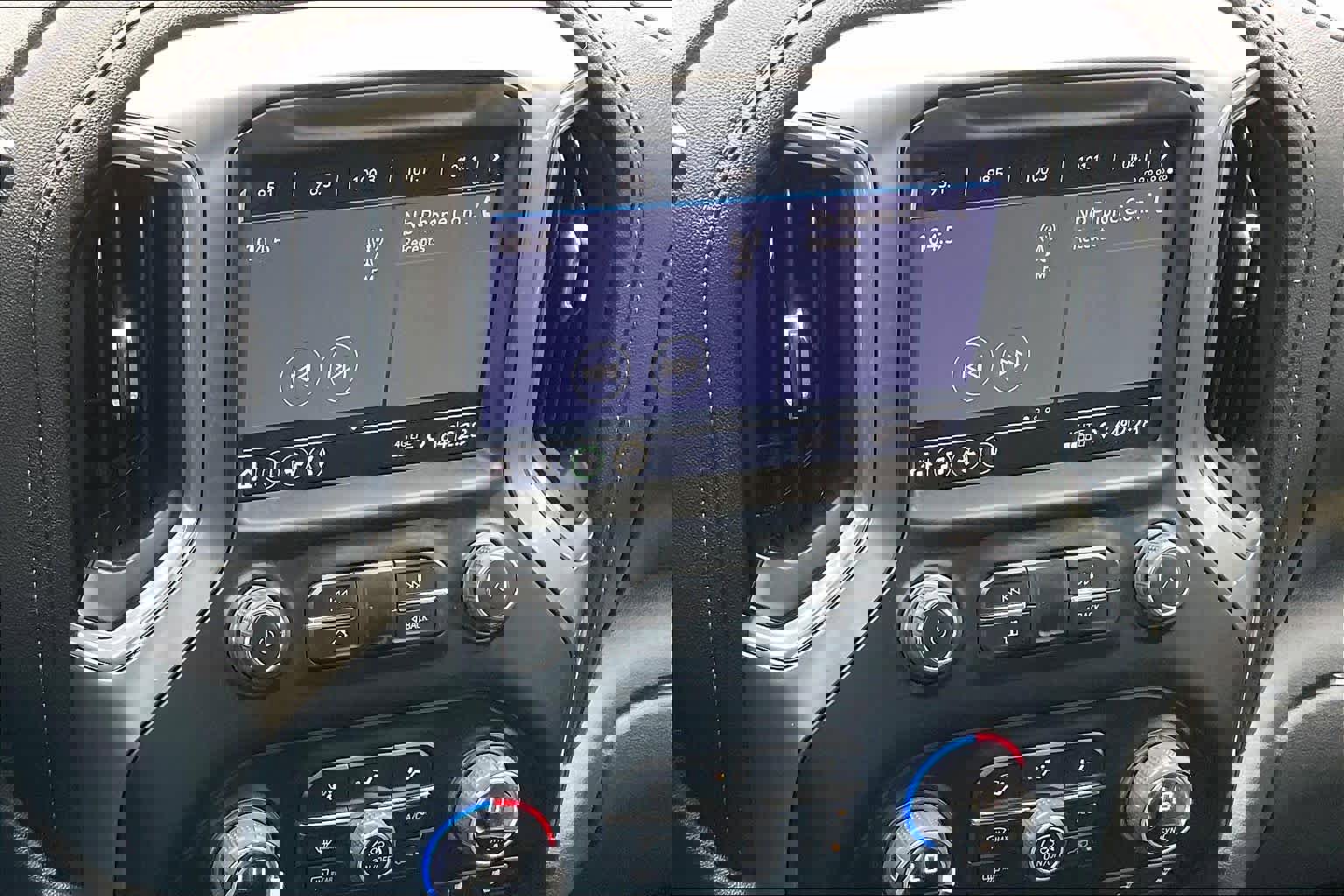 Used 2022 Chevrolet Silverado 1500 LT image 7