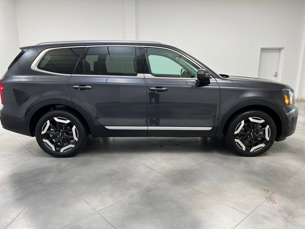 Used 2025 Kia Telluride S image 8