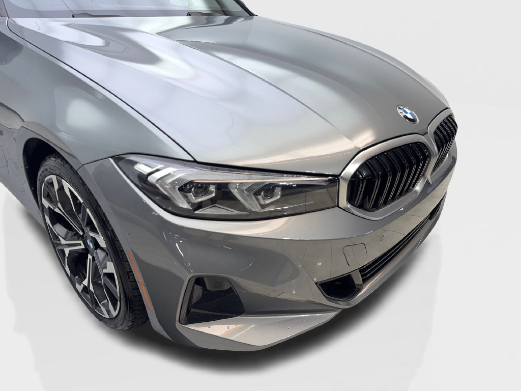 Used 2025 BMW 330i Sedan w/ Premium Package RWD image 19