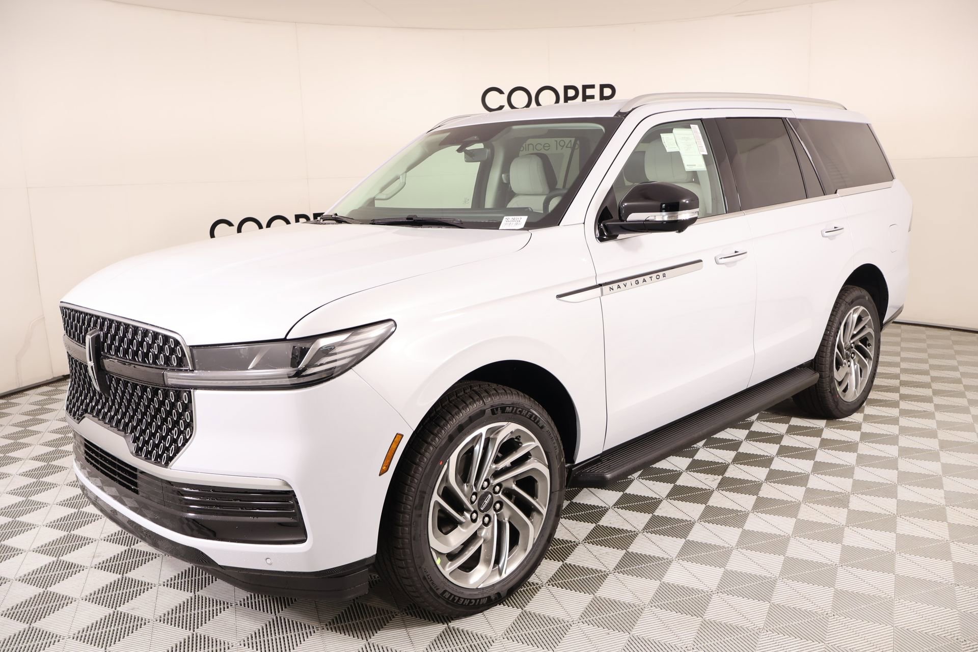 New 2026 Lincoln Navigator Premiere image 10