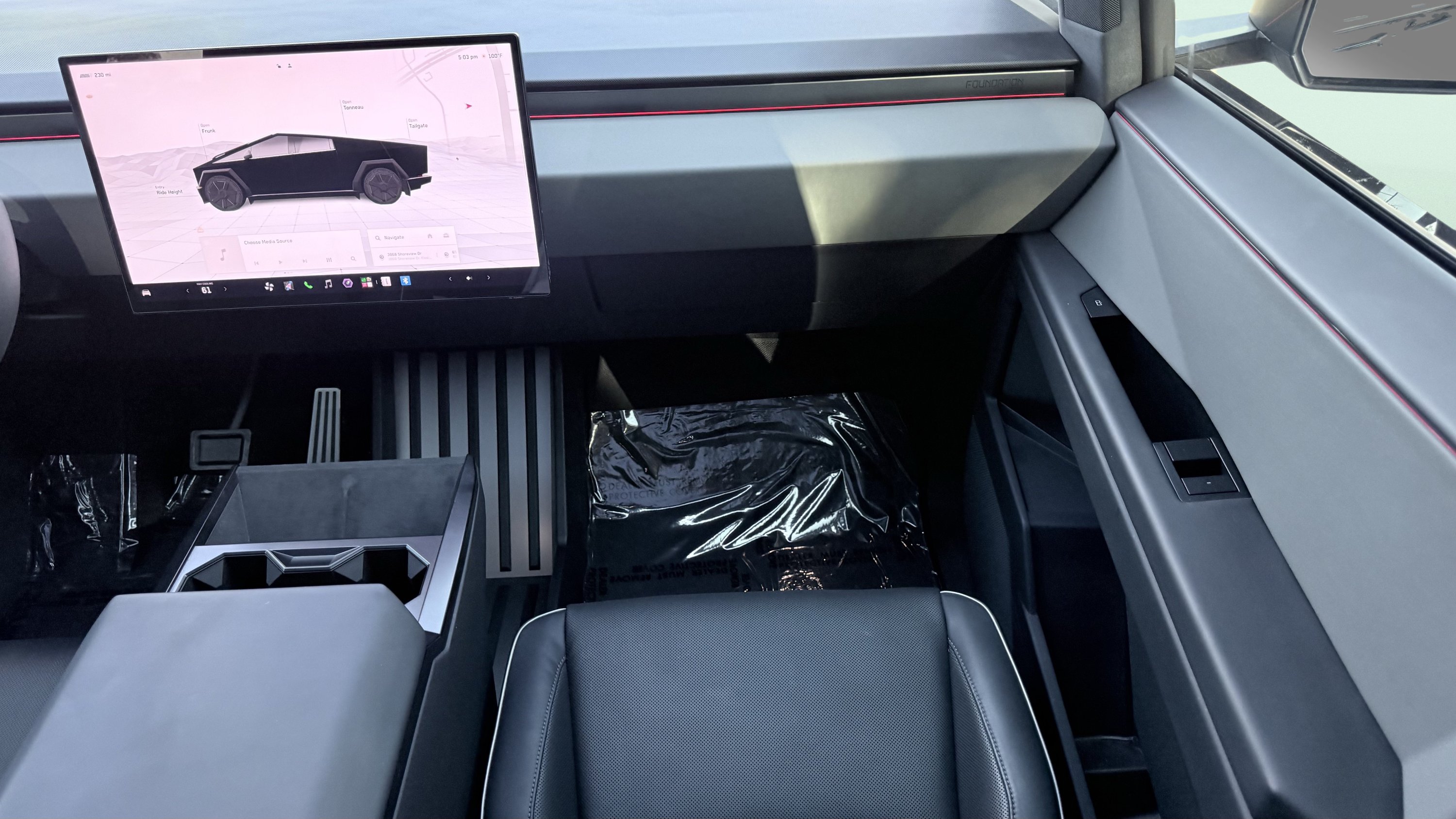 Used 2024 Tesla Cybertruck AWD Crew Cab image 50