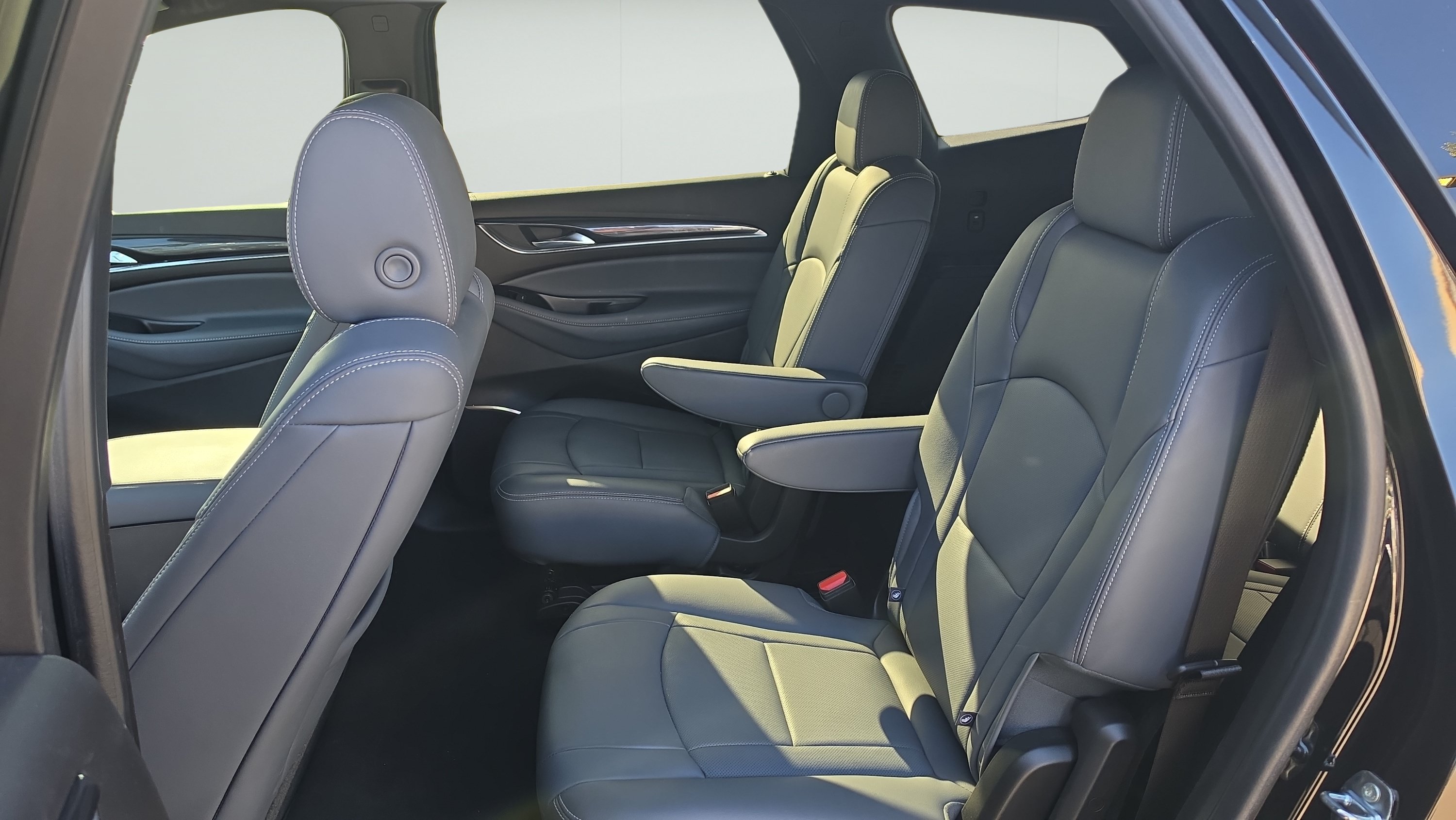 Used 2022 Buick Enclave Premium w/ LPO, Touring Package FWD image 20