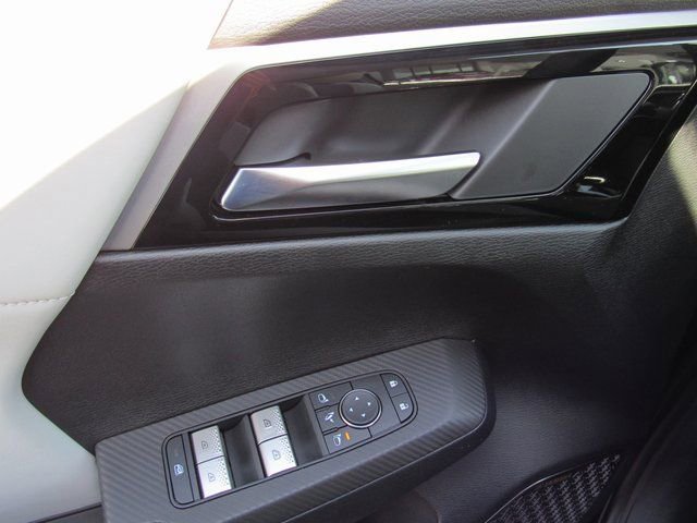 New 2025 Mitsubishi Outlander SE image 12