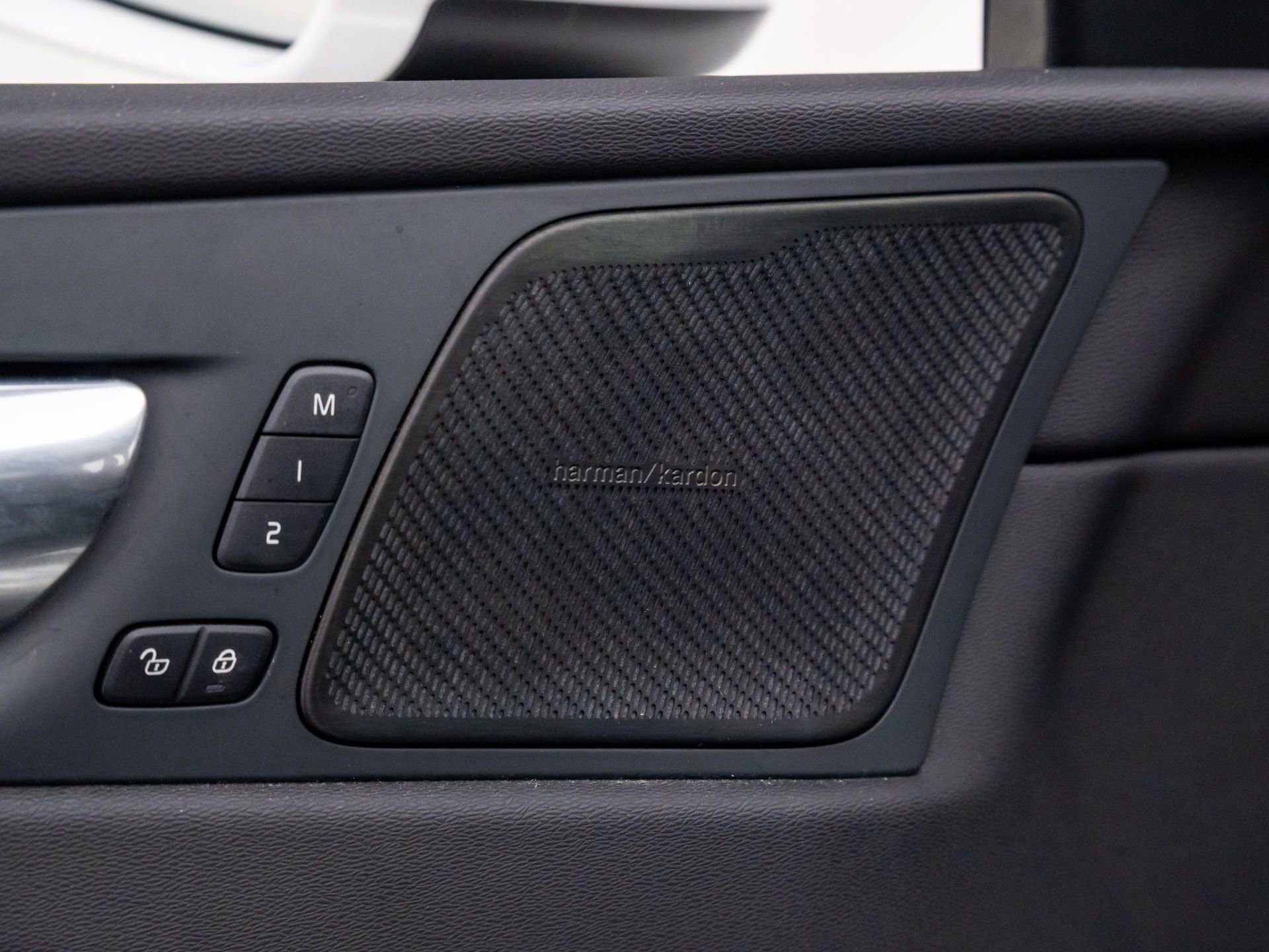 Used 2021 Volvo XC60 T6 Inscription w/ Advanced Package image 13