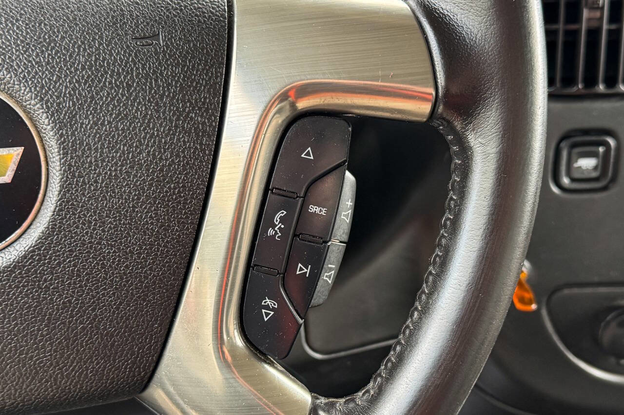 Used 2018 Chevrolet Express 2500 w/ Driver Convenience Package image 30