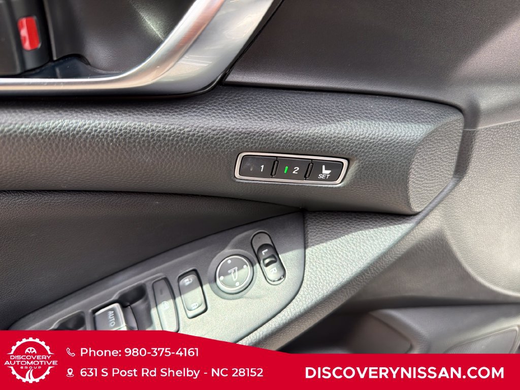 Used 2020 Honda Accord Touring image 11