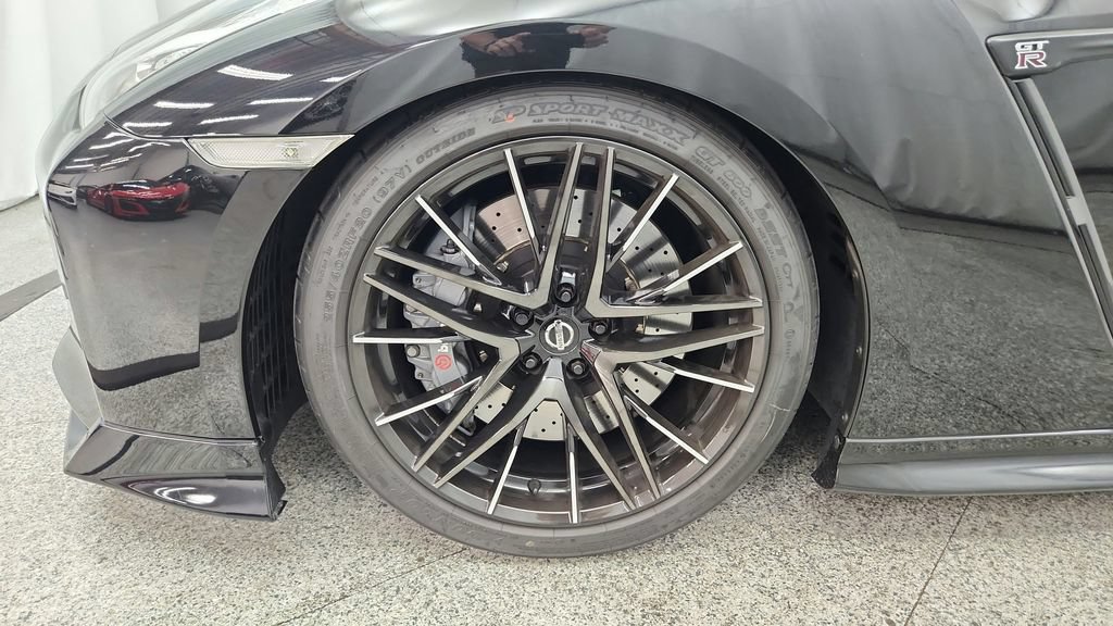 Used 2020 Nissan GT-R Premium w/ Premium Interior Package AWD/4WD image 15