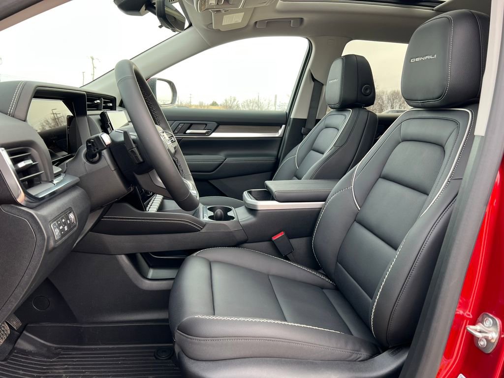 New 2026 GMC Terrain Denali w/ LPO, Floor Liner Package image 4