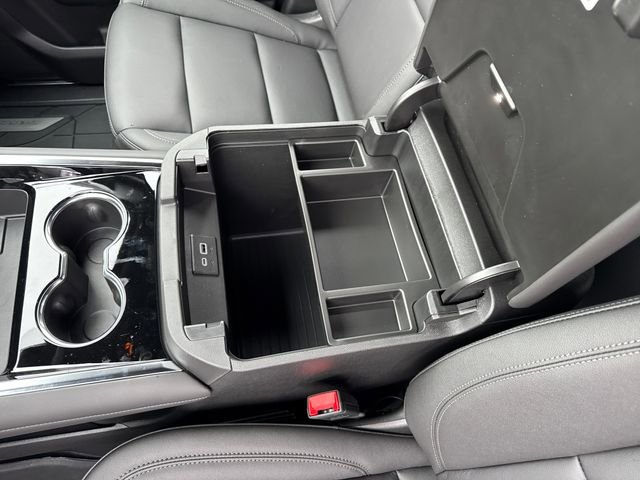 New 2026 Chevrolet Suburban LT image 25